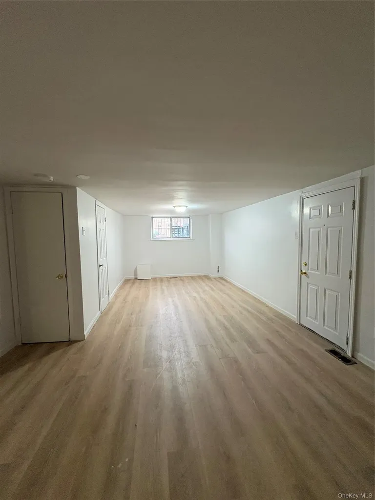 277 Graff Avenue Bronx NY 10465
