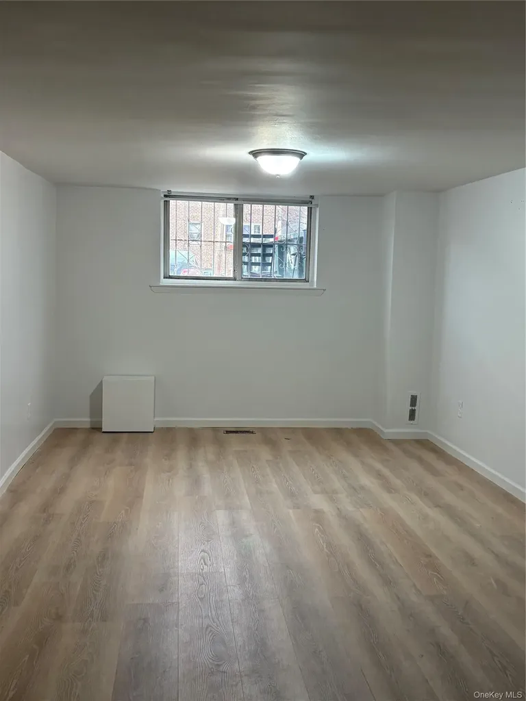 277 Graff Avenue Bronx NY 10465