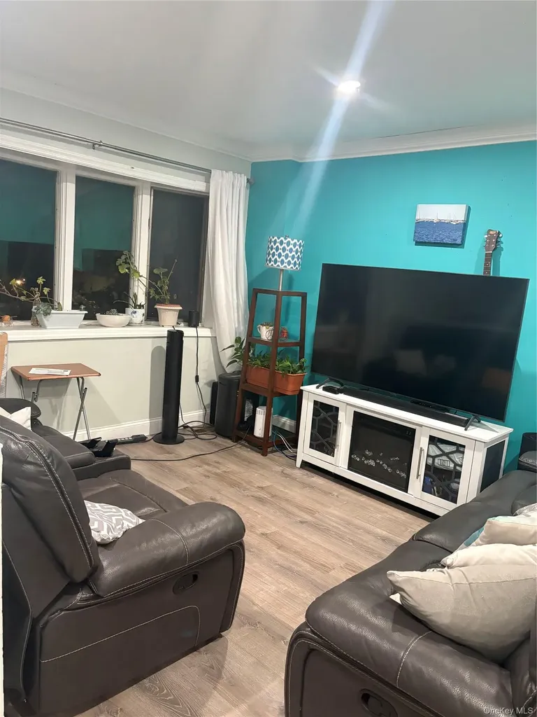 277 Graff Avenue Bronx NY 10465