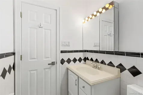 65 Eiler Lane Irvington NY 10533