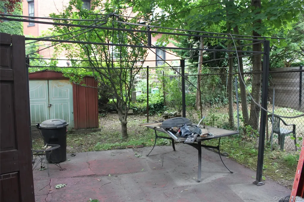 341 Gates Avenue Brooklyn NY 11216
