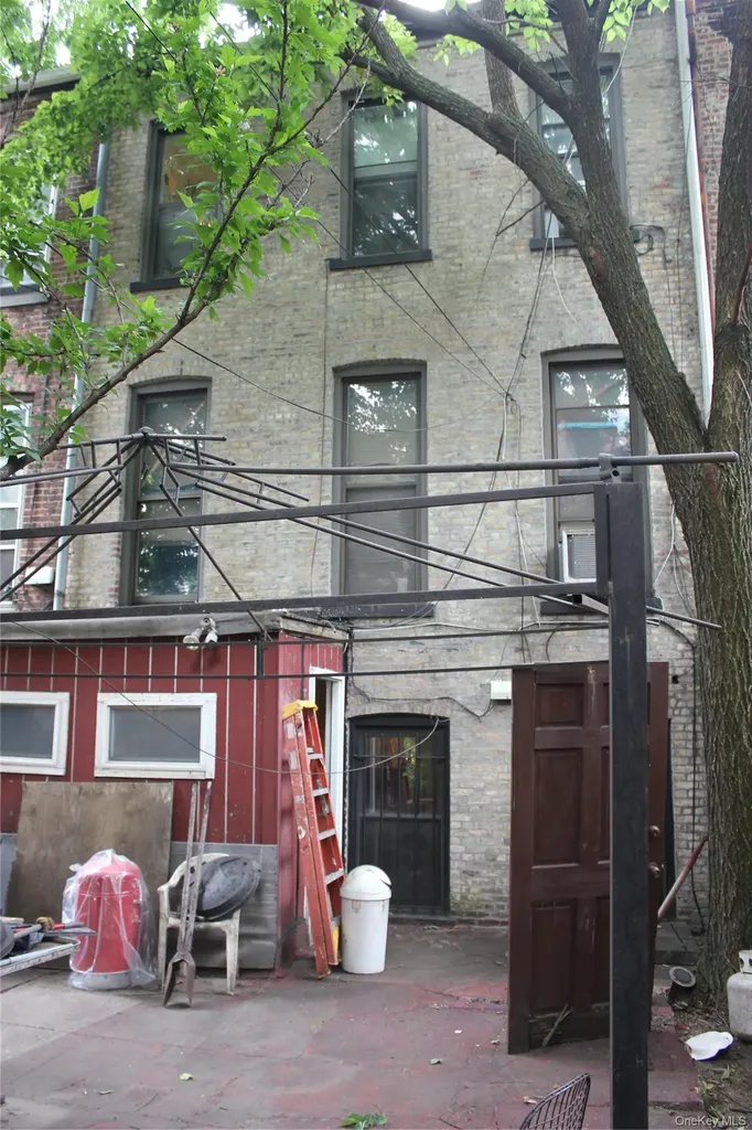 341 Gates Avenue Brooklyn NY 11216