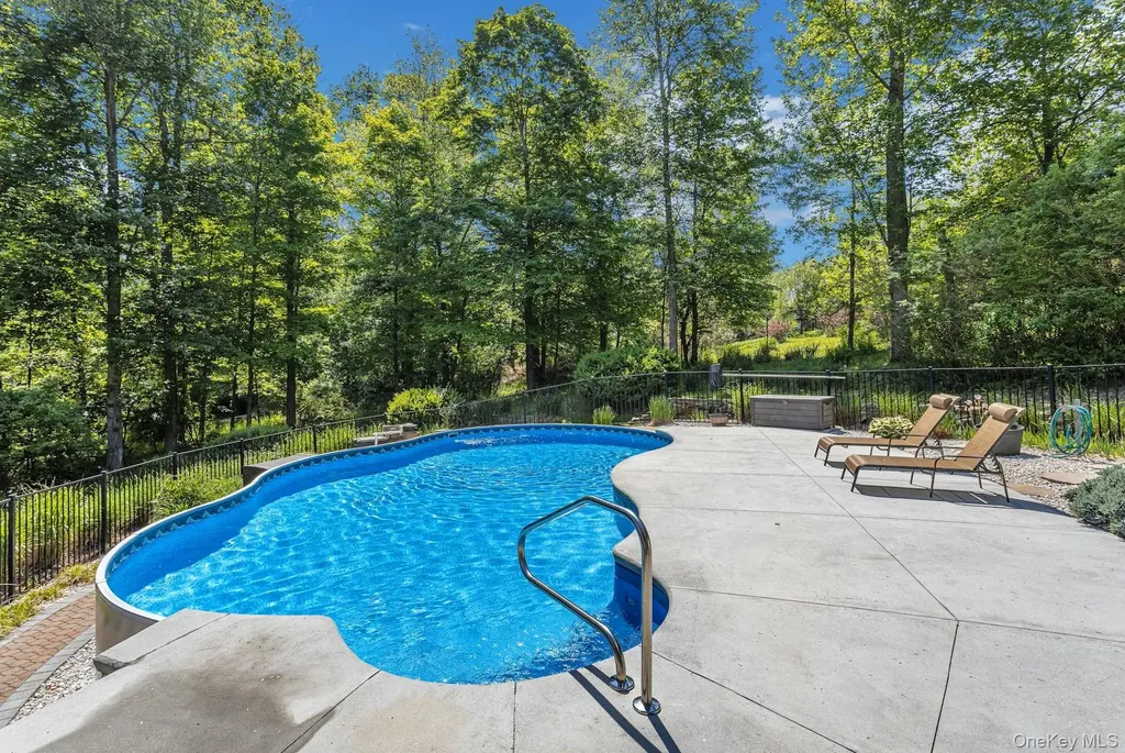 204 Cherry Hill Road Carmel NY 10512