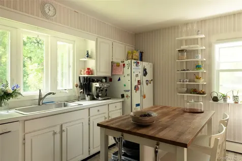 22 Crosmour Road Rhinebeck NY 12572