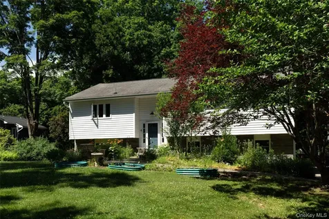 22 Crosmour Road Rhinebeck NY 12572