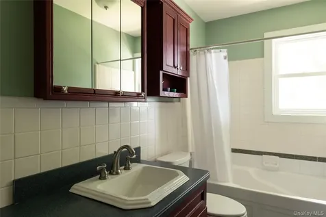 22 Crosmour Road Rhinebeck NY 12572