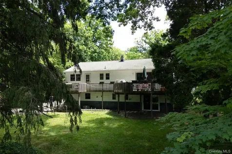 22 Crosmour Road Rhinebeck NY 12572