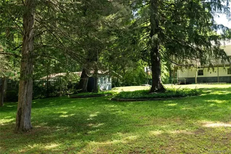 22 Crosmour Road Rhinebeck NY 12572