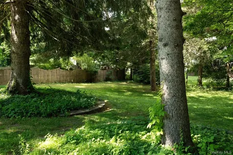 22 Crosmour Road Rhinebeck NY 12572