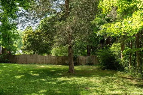 22 Crosmour Road Rhinebeck NY 12572