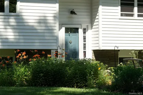 22 Crosmour Road Rhinebeck NY 12572