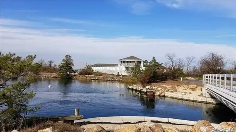 9 Winding Way Locust Valley NY 11560
