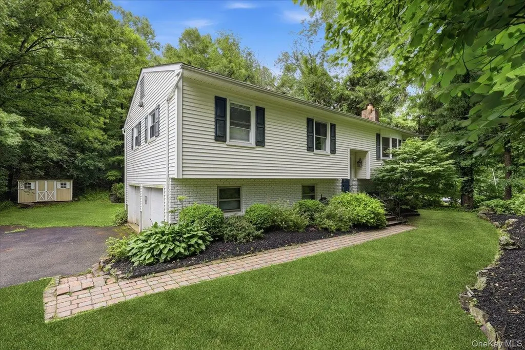 138 Kent Shore Drive Carmel NY 10512