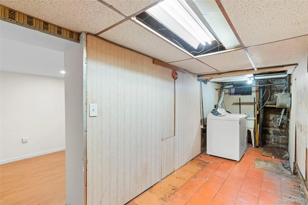 8952 218th Street Queens Village NY 11427