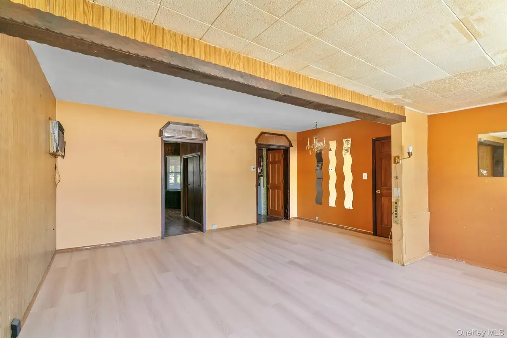 8952 218th Street Queens Village NY 11427