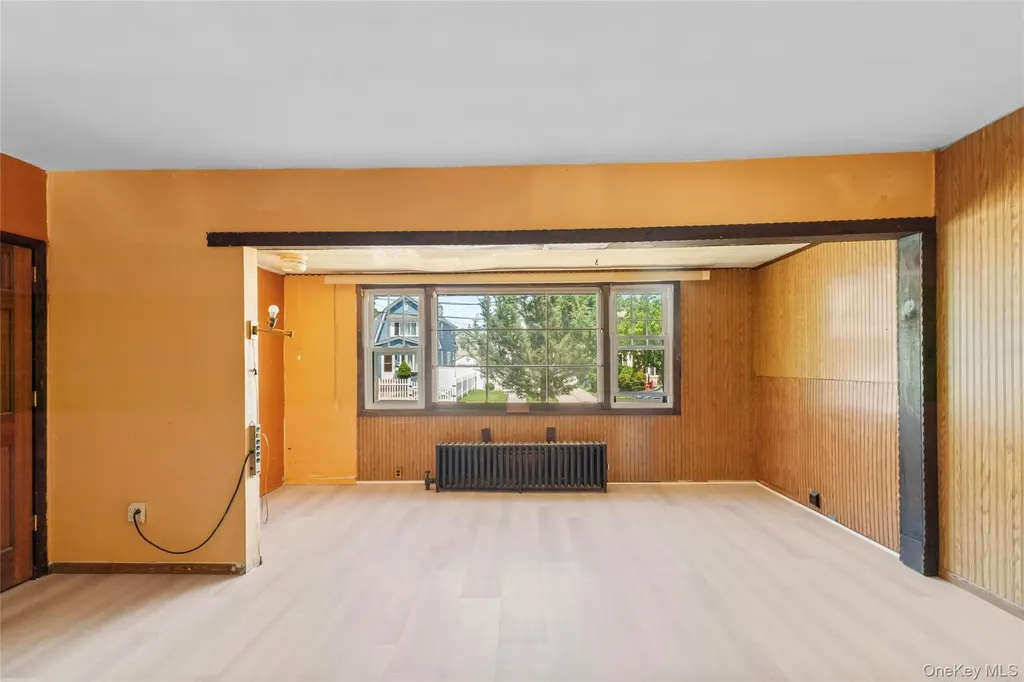 8952 218th Street Queens Village NY 11427