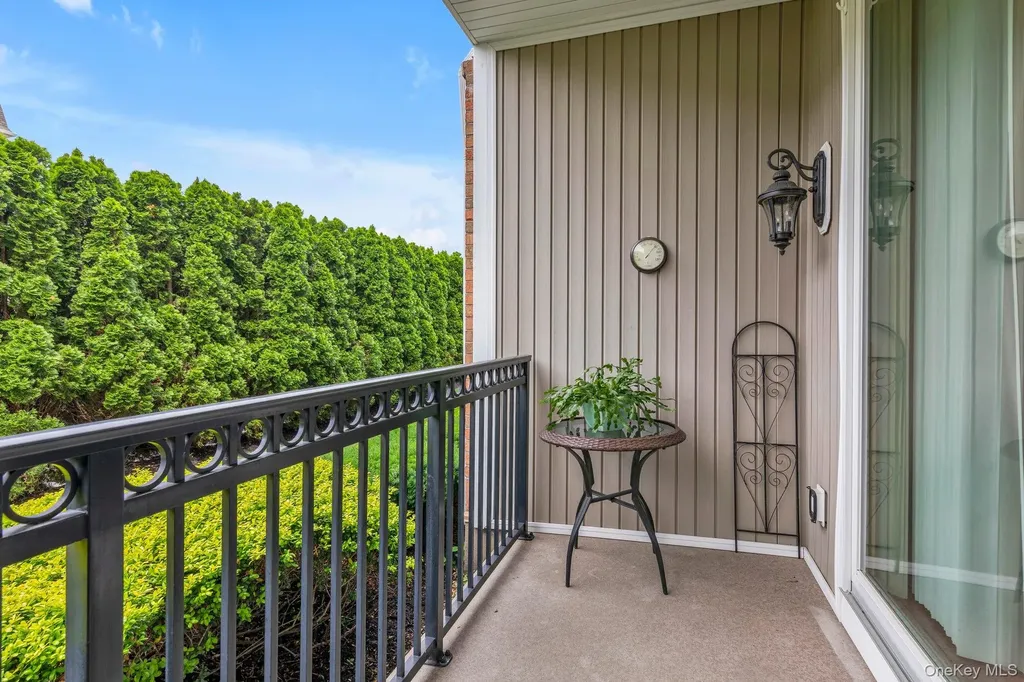 104 Shady Lane Westbury NY 11590