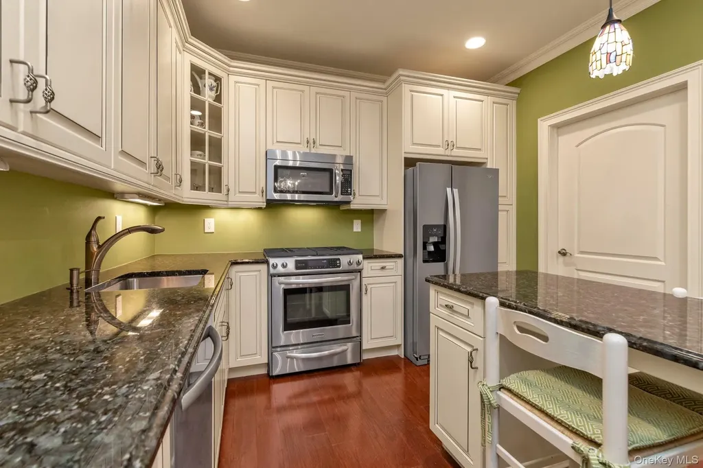 104 Shady Lane Westbury NY 11590