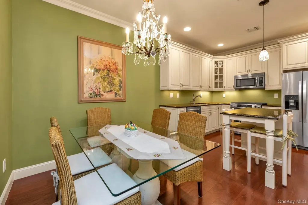 104 Shady Lane Westbury NY 11590
