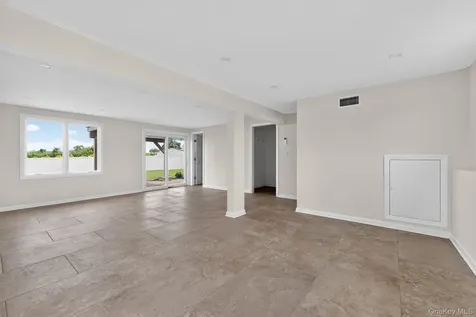 89 Ocean Avenue Massapequa NY 11758