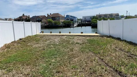 89 Ocean Avenue Massapequa NY 11758