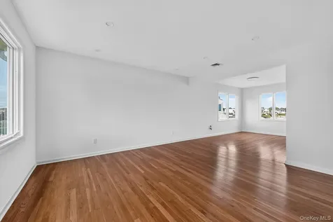 89 Ocean Avenue Massapequa NY 11758