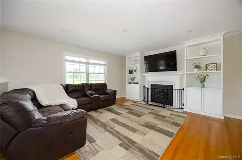 89 Brookside Lane Lagrangeville NY 12540