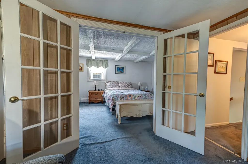 11 Spruce Street Islip NY 11751