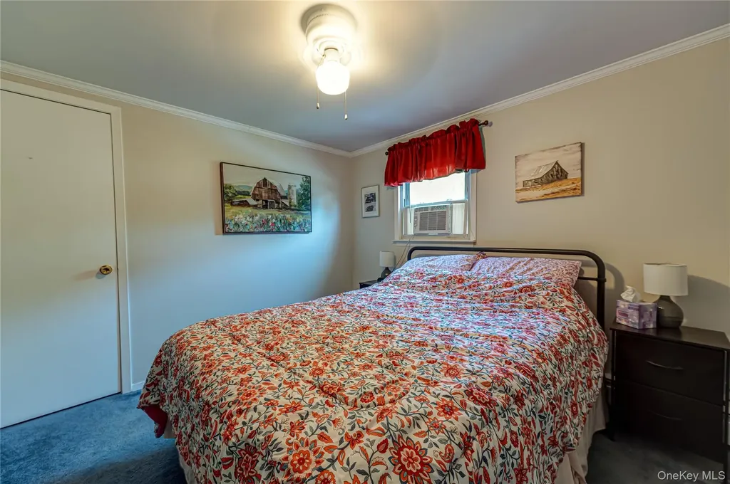 11 Spruce Street Islip NY 11751