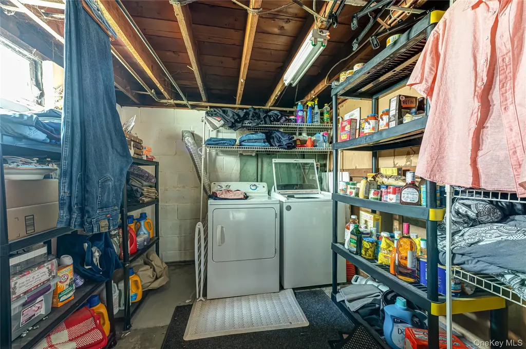 11 Spruce Street Islip NY 11751