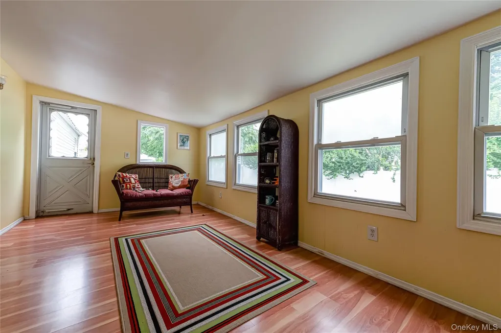 11 Spruce Street Islip NY 11751