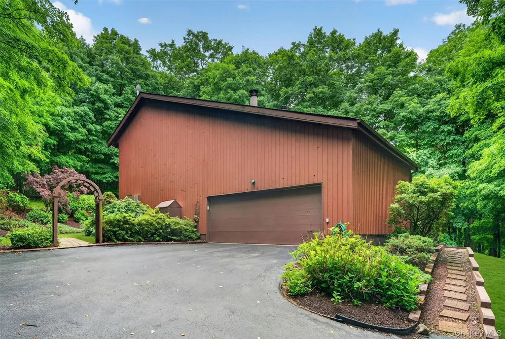 1 Tenny Lane Cornwall NY 12518