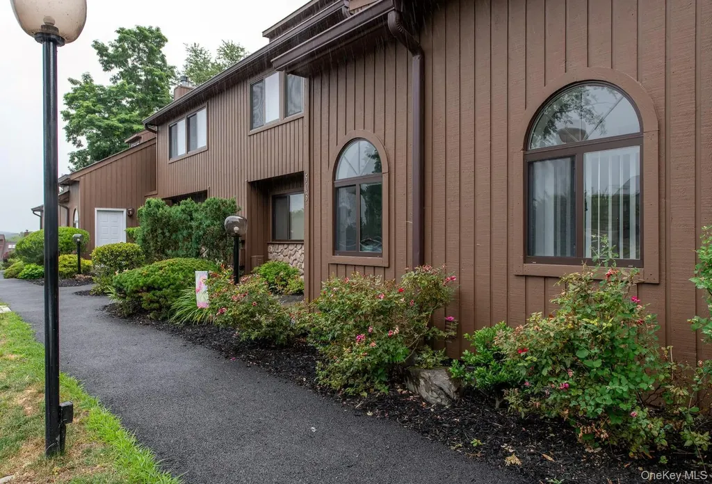 503 Scenic Lane Poughkeepsie NY 12603