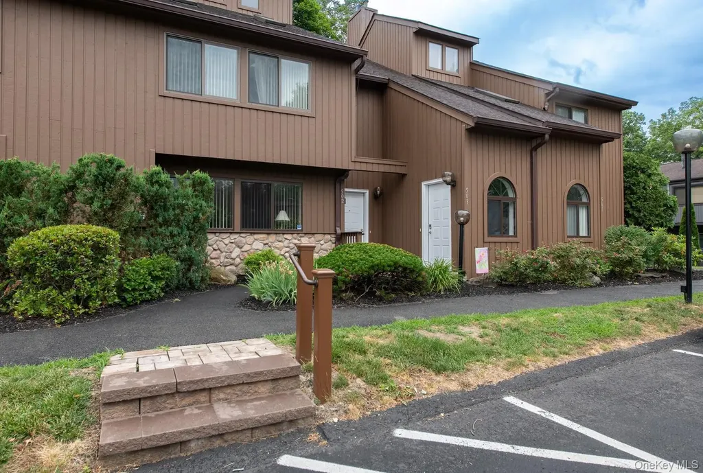 503 Scenic Lane Poughkeepsie NY 12603