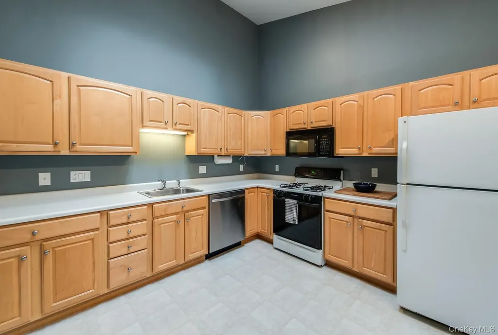 503 Scenic Lane Poughkeepsie NY 12603