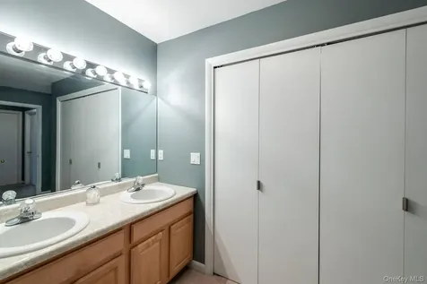 503 Scenic Lane Poughkeepsie NY 12603
