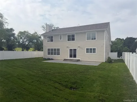 738 Motts Cove Road N Glen Head NY 11545