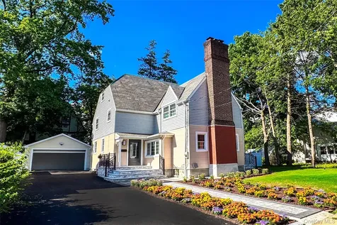 9 Watkins Place New Rochelle NY 10801