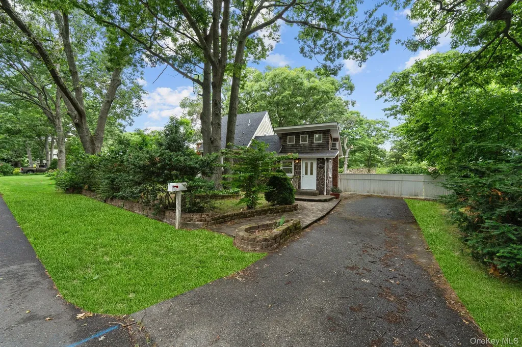241 Pawnee Avenue Mastic NY 11950