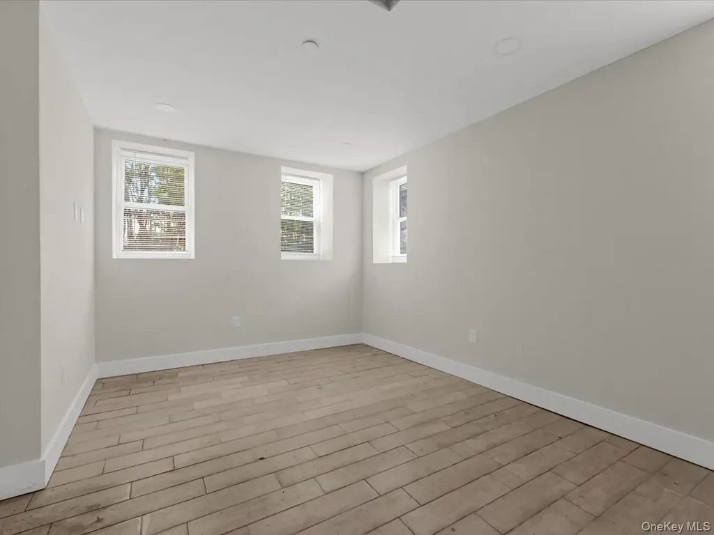 910 E 226th Street Bronx NY 10466
