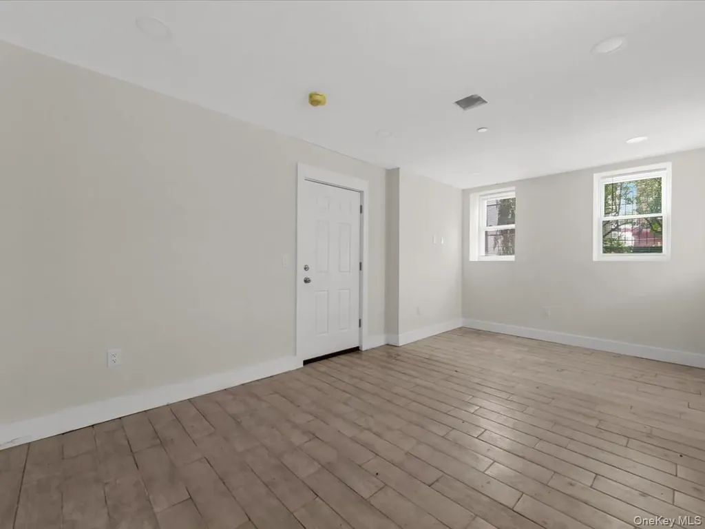 910 E 226th Street Bronx NY 10466