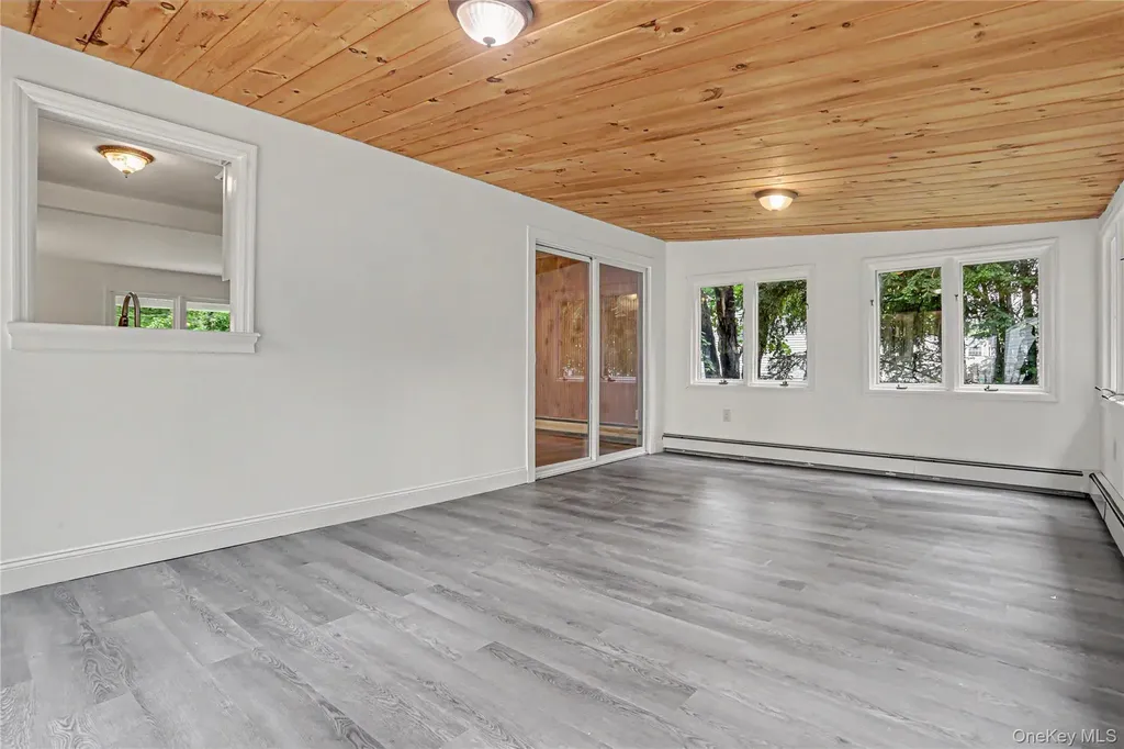 12 Roe Drive Hyde Park NY 12538