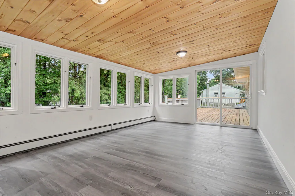 12 Roe Drive Hyde Park NY 12538