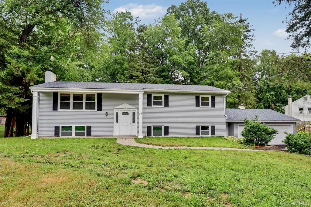 12 Roe Drive Hyde Park NY 12538