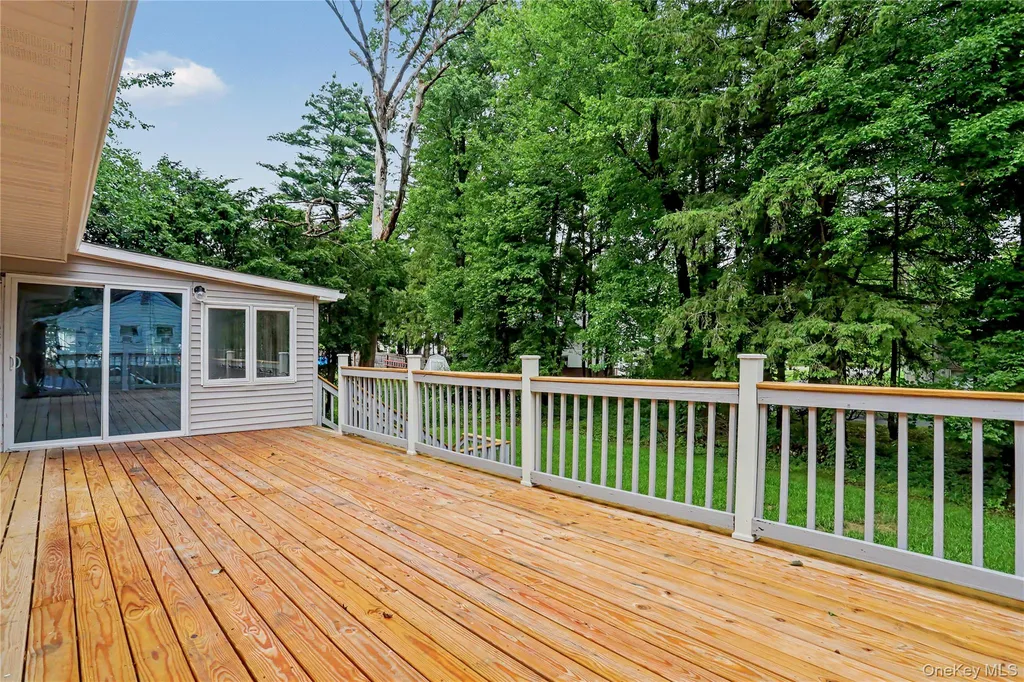 12 Roe Drive Hyde Park NY 12538