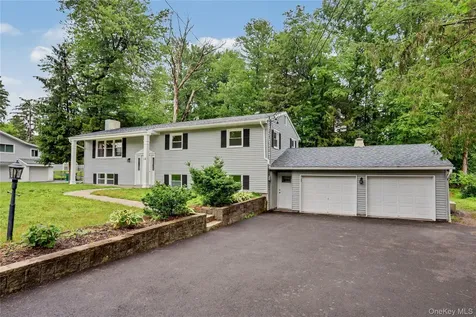 12 Roe Drive Hyde Park NY 12538