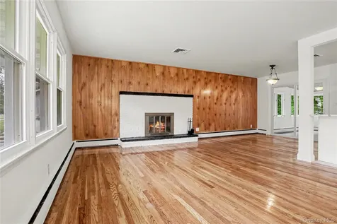 12 Roe Drive Hyde Park NY 12538