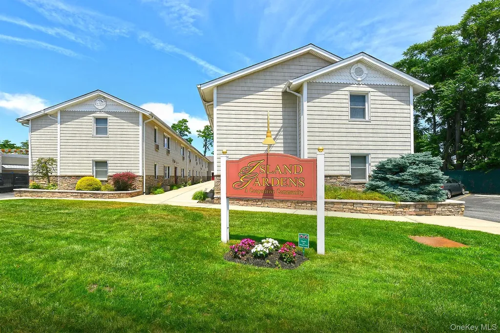 490 Main Street Farmingdale NY 11735