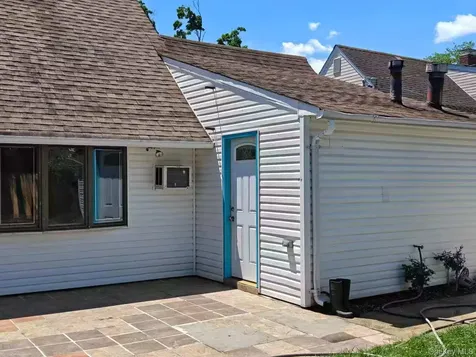82 Lantern Road Hicksville NY 11801