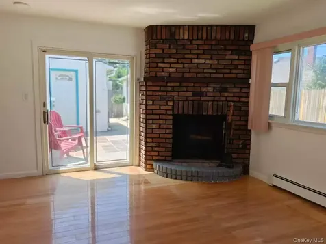 82 Lantern Road Hicksville NY 11801